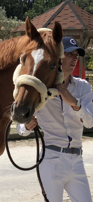 Louis, équipe de la Sellerie d'Alfred, matériel équitation et équipement cavalier en Dordogne.